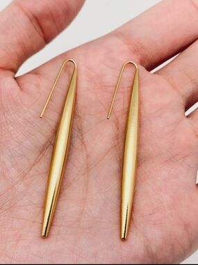 264. 18k gold plated drop earrings